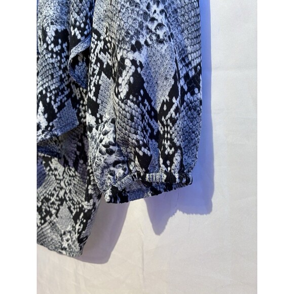 Joe Fresh Snakeskin Print Blouse Top XS Black Gray Long Sleeve Hi-Low Hem - Picture 2 of 9